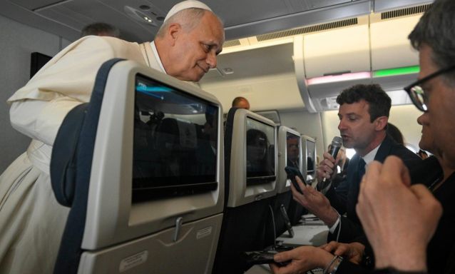 “Como pastor, não posso ser a favor da guerra”, afirma Papa Leão XIV