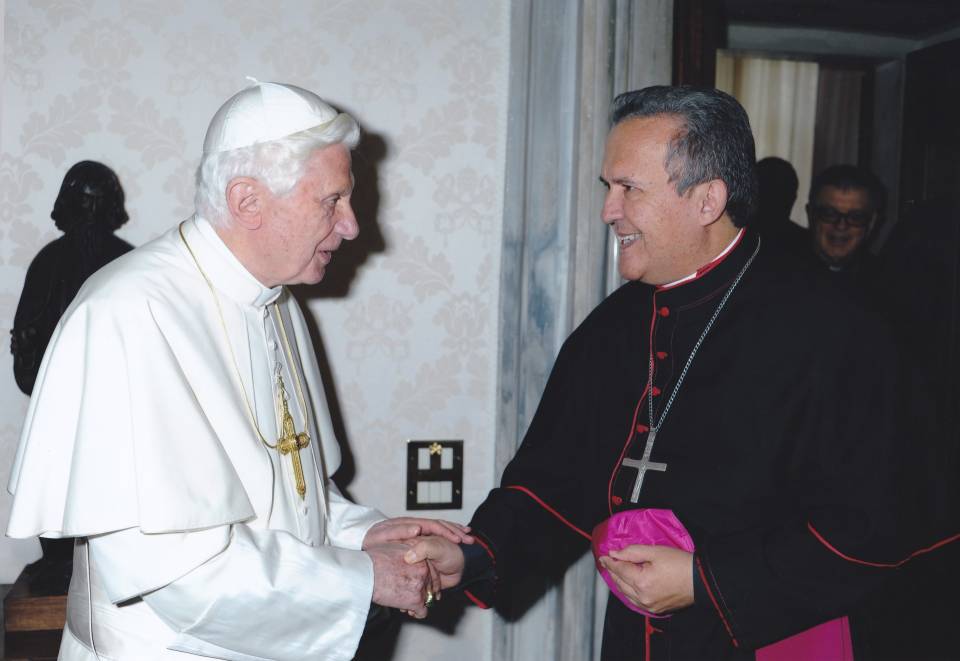 Bento XVI era o maior teólogo vivo, diz Dom Dimas Lara