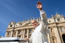 Papa Leão XIV destaca a paz como dom de Deus e compromisso humano diante dos conflitos do mundo