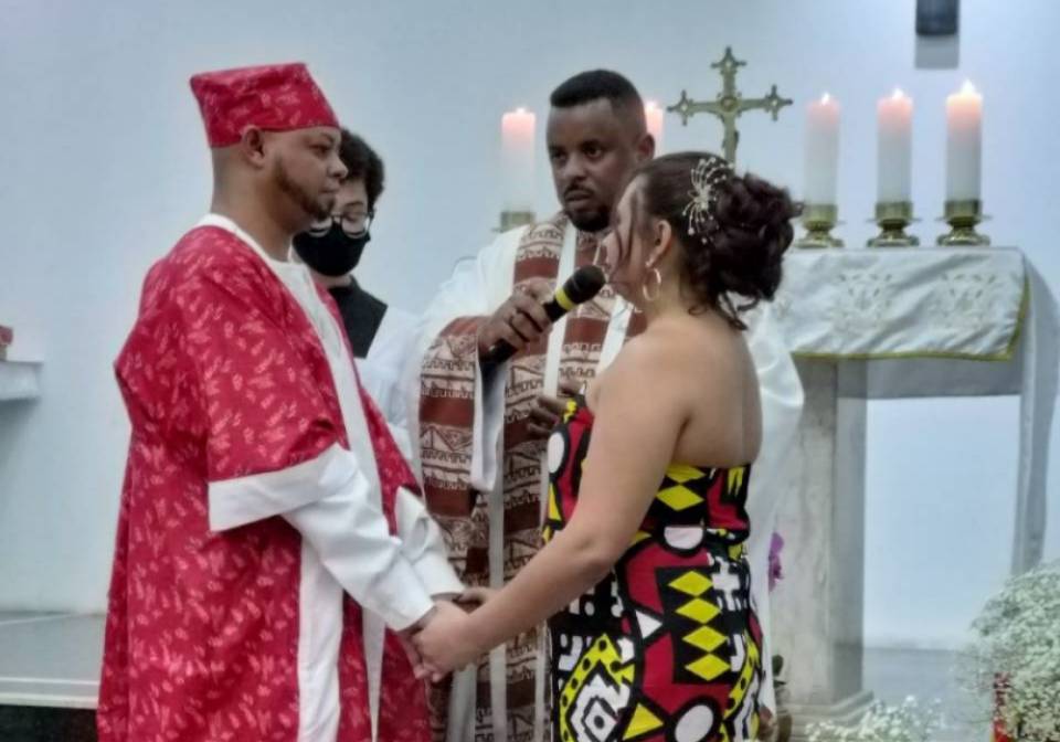 Uma noite de sábado, um casamento afro