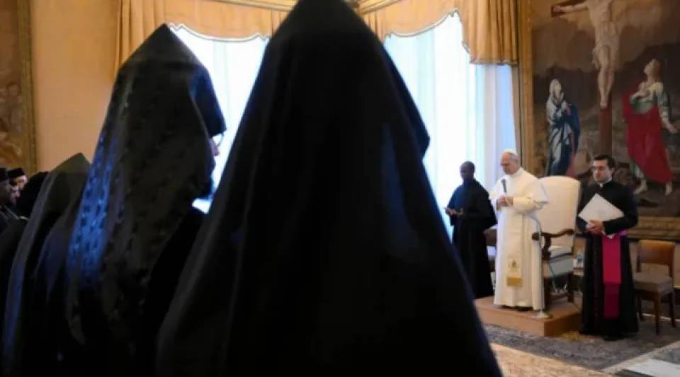 Papa Leão XIV recebe ontem (5) no Vaticano representantes de Igrejas ortodoxas. | Vatican Media