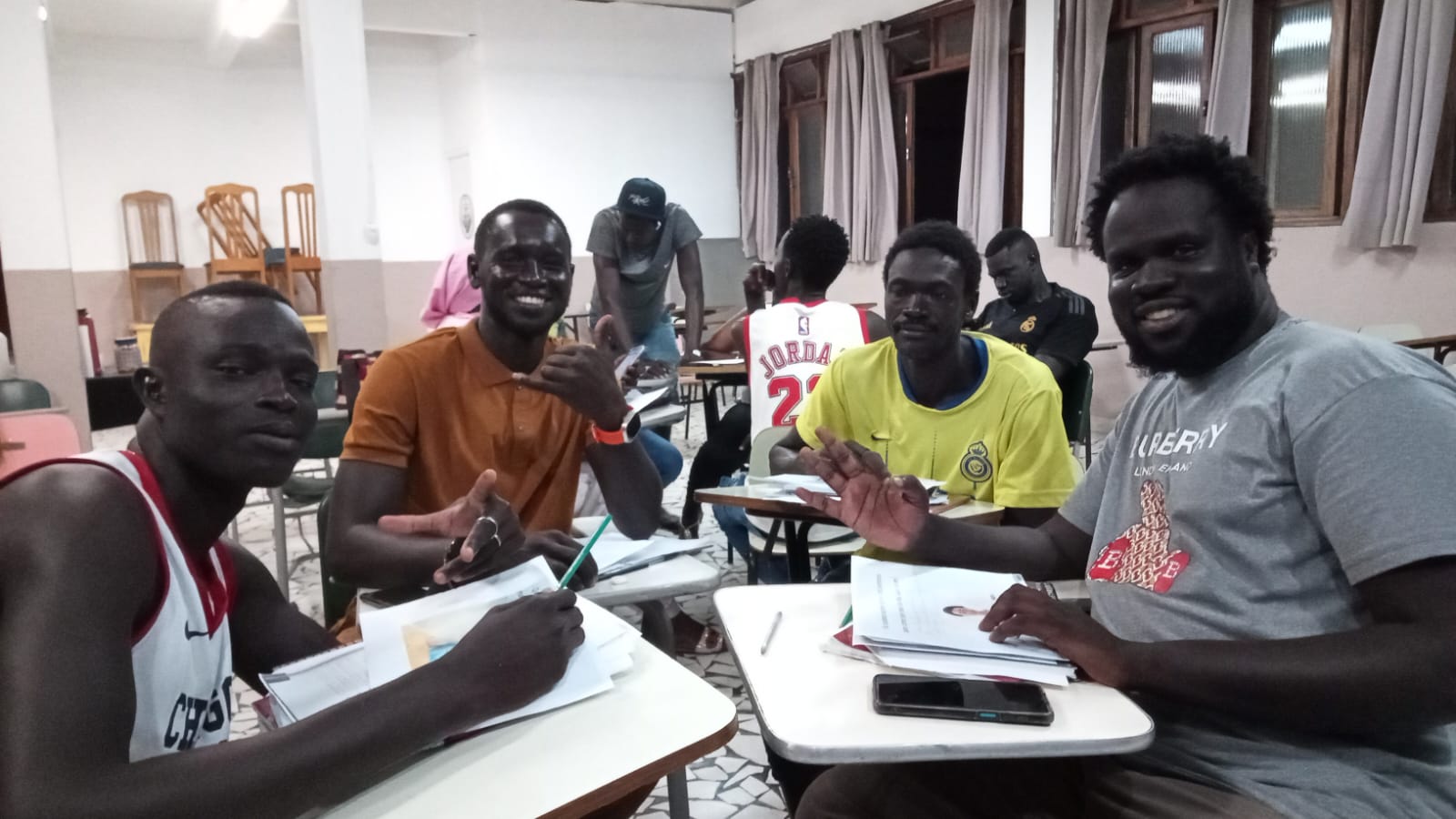 Atendidos da Pastoral em cursos de idiomas/ Foto: Juliana Magalh&atilde;es