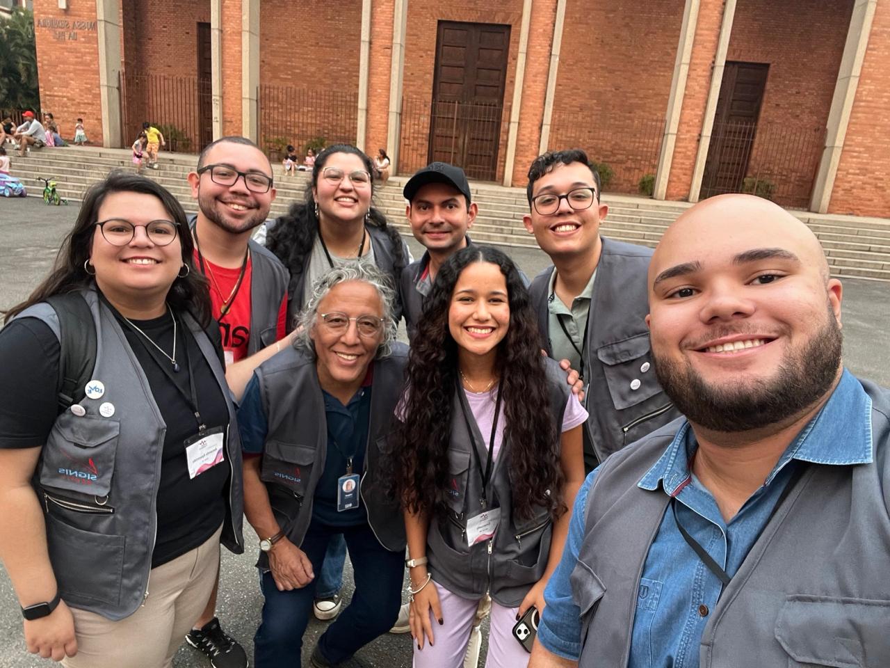Jovens SIGNIS reunidos. João Pedro Rodrigues protagoniza a selfie/ foto: arquivo pessoal